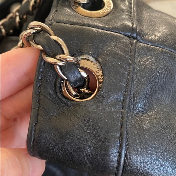 Authentic Chanel Black Leather Women's Bag - Picture 15 of 15